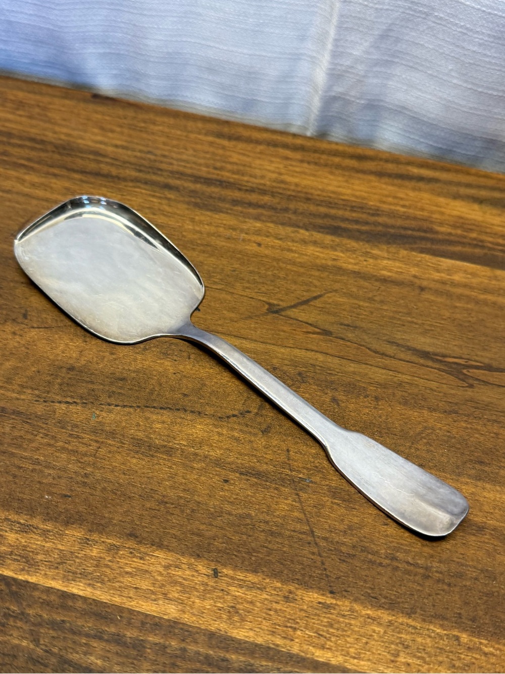 Vintage 1847 Rogers Bros HERITAGE Silverplate Flat Server / Pastry Server 9x2.25